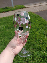 Load image into Gallery viewer, Clear Wine Glasses